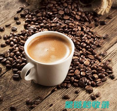 咖啡渣的多功能性：从清洁到美容 (咖啡渣使用)